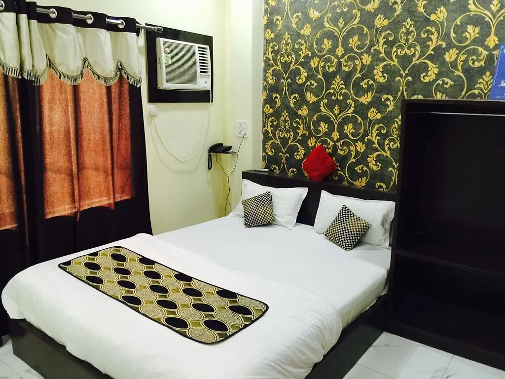 **  Hotel Divine Inn Varanasi India